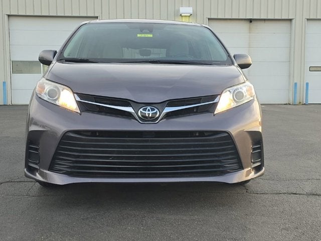 2019 Toyota Sienna LE