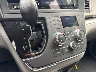 2019 Toyota Sienna LE