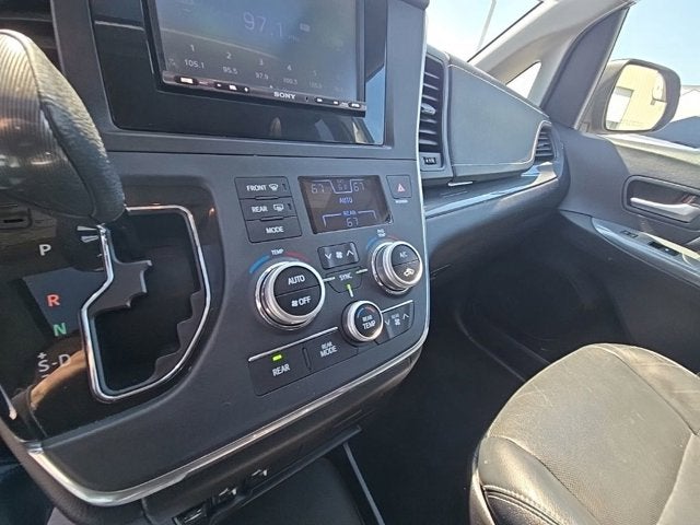 2016 Toyota Sienna SE