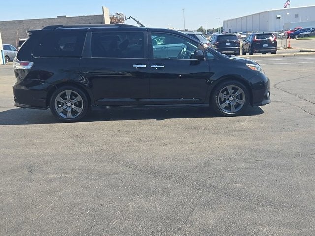 2016 Toyota Sienna SE