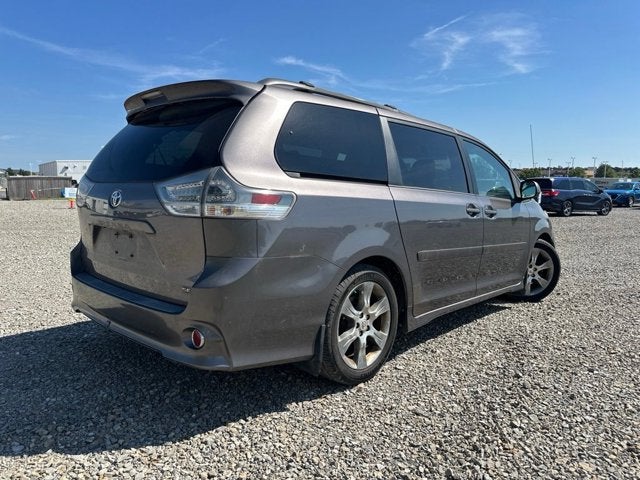 2011 Toyota Sienna SE