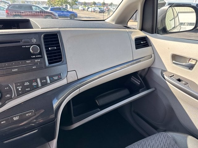 2011 Toyota Sienna SE