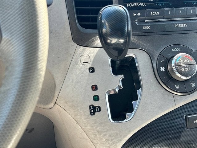 2011 Toyota Sienna SE