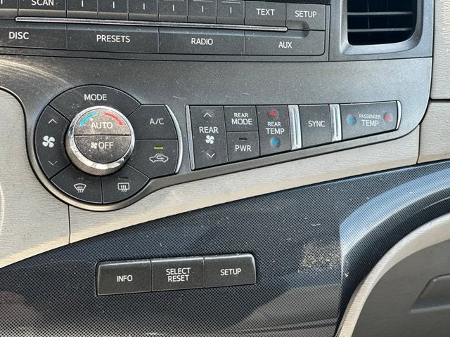 2011 Toyota Sienna SE