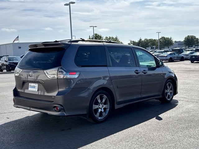 2011 Toyota Sienna SE