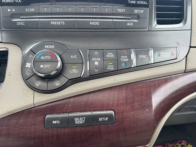 2012 Toyota Sienna XLE