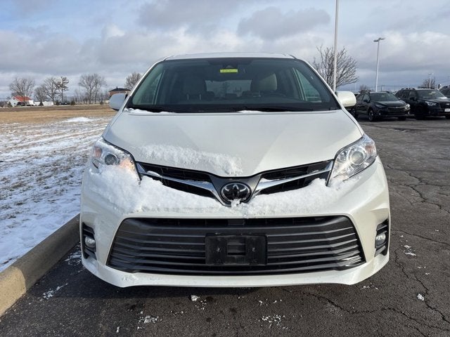 2020 Toyota Sienna XLE