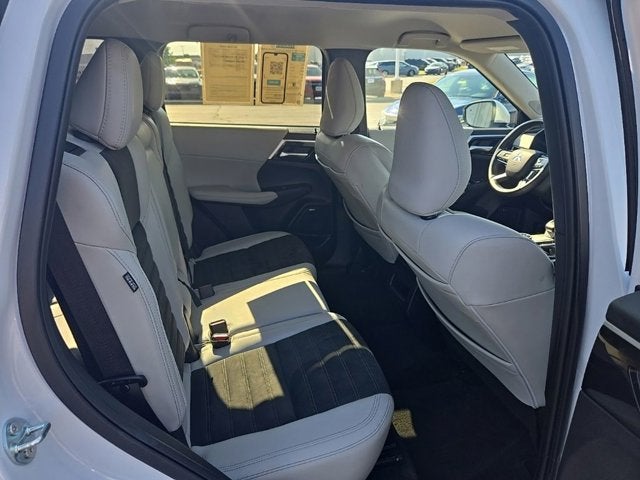 2025 Mitsubishi Outlander SE