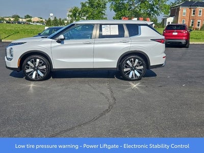2025 Mitsubishi Outlander SE