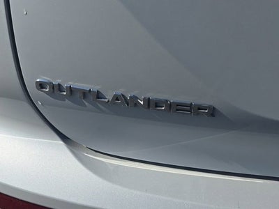 2025 Mitsubishi Outlander SE