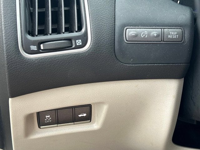 2015 INFINITI Q50 Base