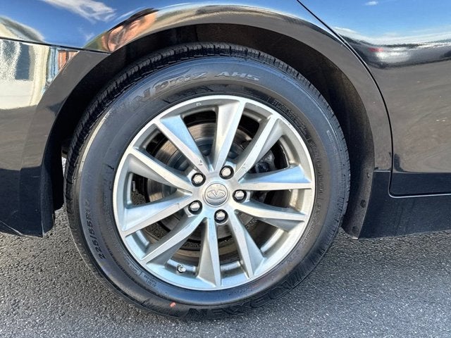 2015 INFINITI Q50 Base
