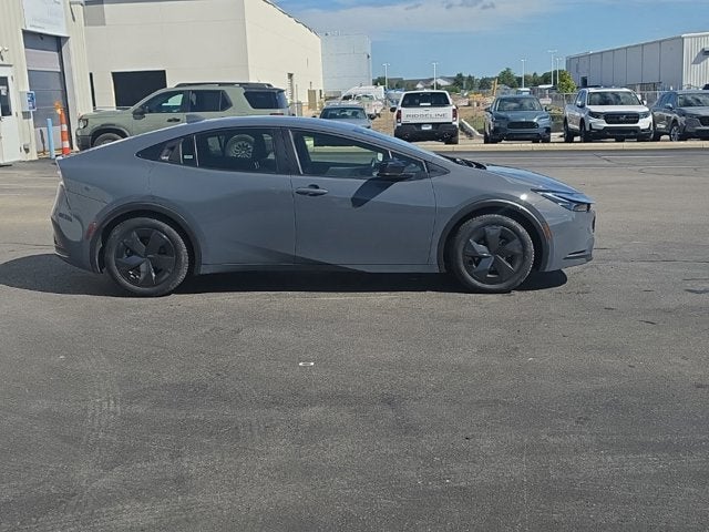 2025 Toyota Prius LE