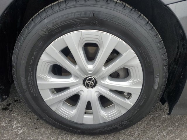 2021 Toyota Prius LE