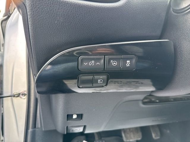 2019 Toyota Prius LE AWD-e