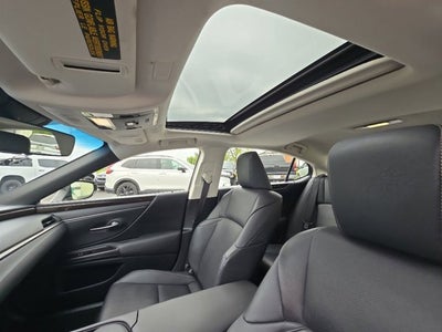 2019 Lexus ES 300h
