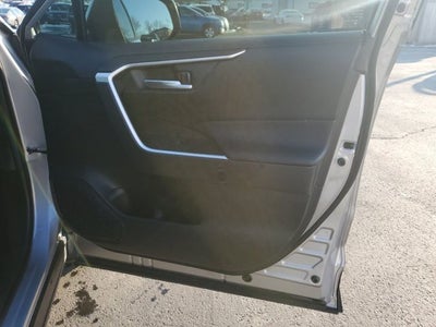 2022 Toyota RAV4 Hybrid SE