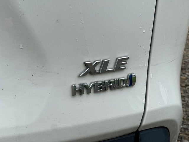 2022 Toyota RAV4 Hybrid XLE
