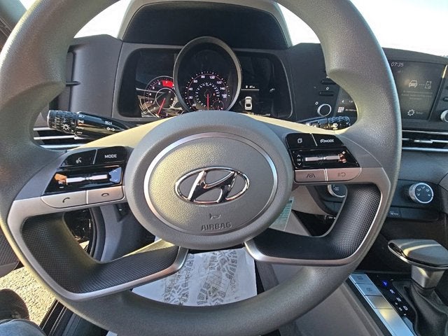 2022 Hyundai Elantra SE