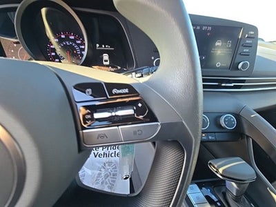 2022 Hyundai Elantra SE