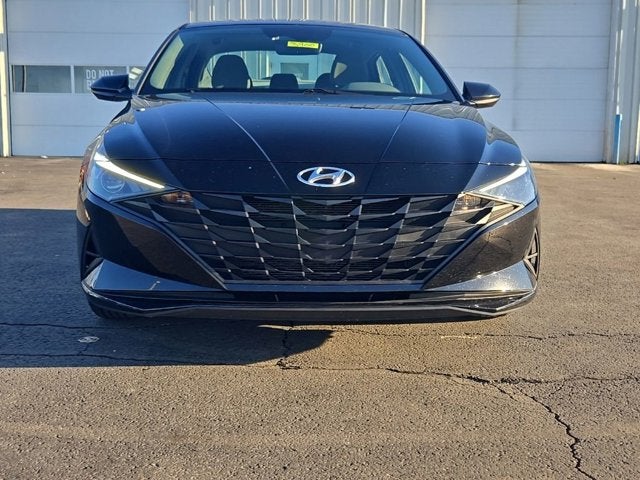 2022 Hyundai Elantra SE
