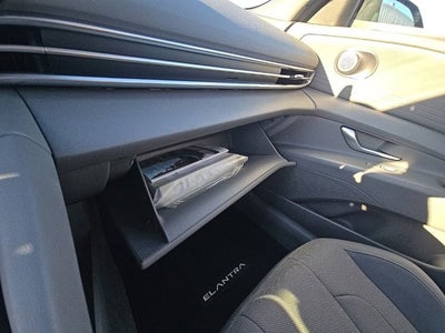 2022 Hyundai Elantra SE