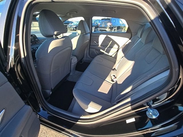 2022 Hyundai Elantra SE