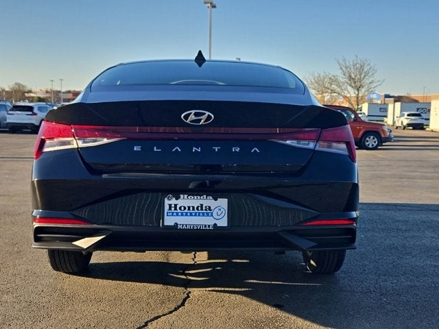 2022 Hyundai Elantra SE