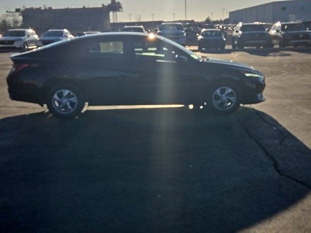 2022 Hyundai Elantra SE