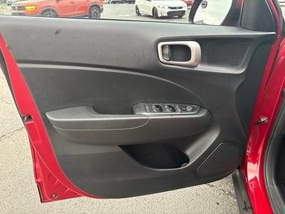 2022 Hyundai Venue SE