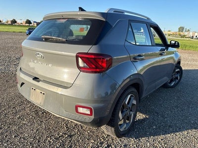 2022 Hyundai Venue SEL