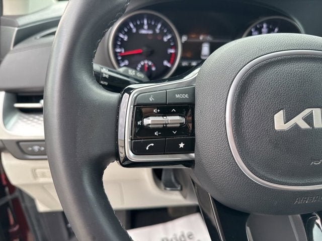 2024 Kia Carnival LX