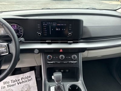 2024 Kia Carnival LX