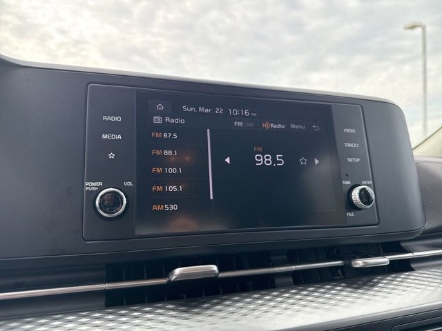 2024 Kia Carnival LX