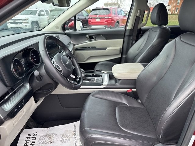 2024 Kia Carnival LX