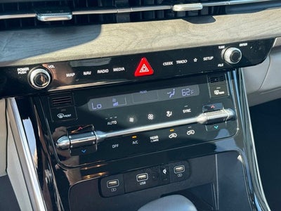 2024 Kia Carnival EX