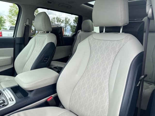 2025 Kia Carnival SX