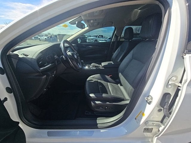 2018 Buick Regal TourX Essence