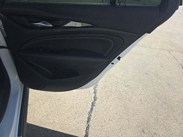 2018 Buick Regal TourX Essence