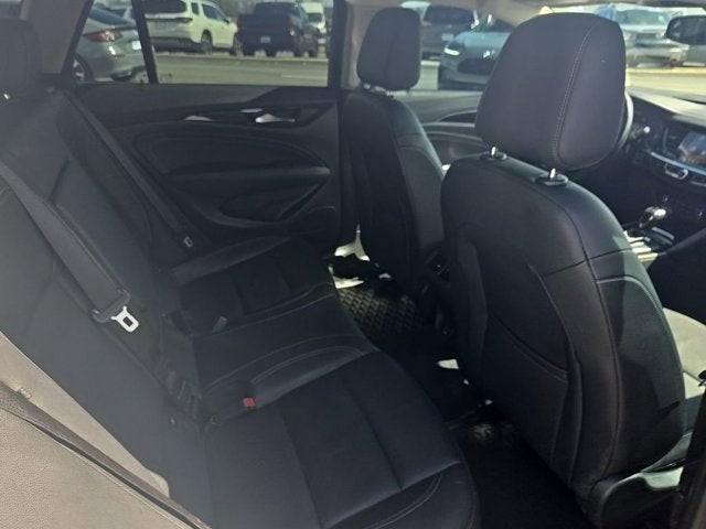 2018 Buick Regal TourX Essence