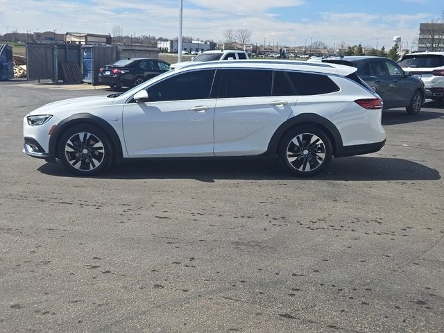 2018 Buick Regal TourX Essence