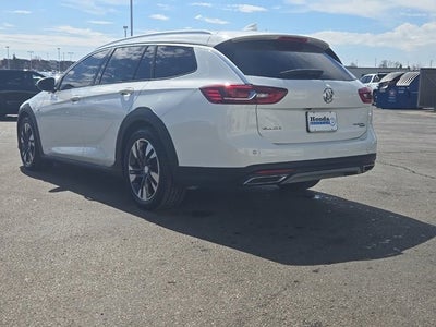 2018 Buick Regal TourX Essence