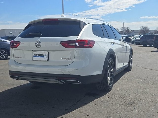 2018 Buick Regal TourX Essence