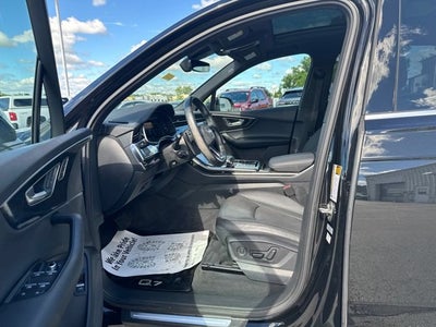 2023 Audi Q7 45 Premium