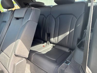 2023 Audi Q7 45 Premium