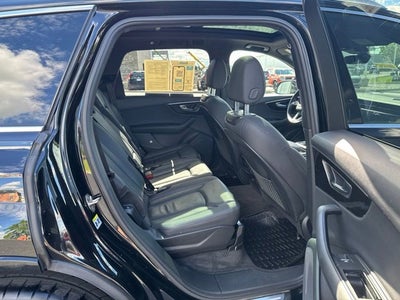 2023 Audi Q7 45 Premium