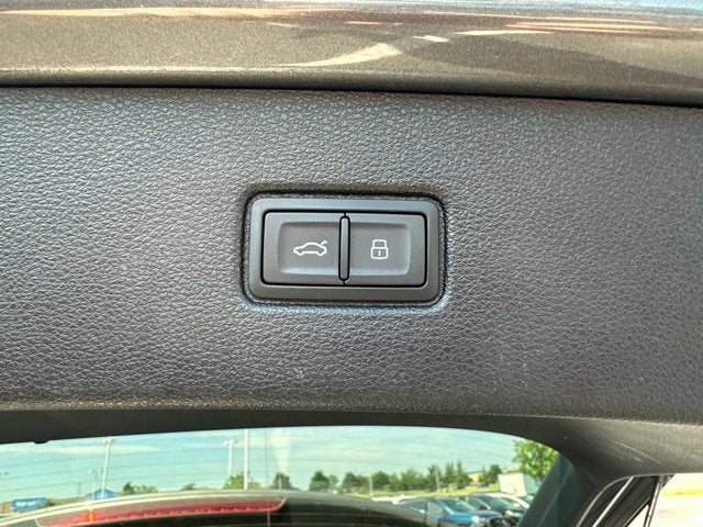 2023 Audi Q7 45 Premium Plus