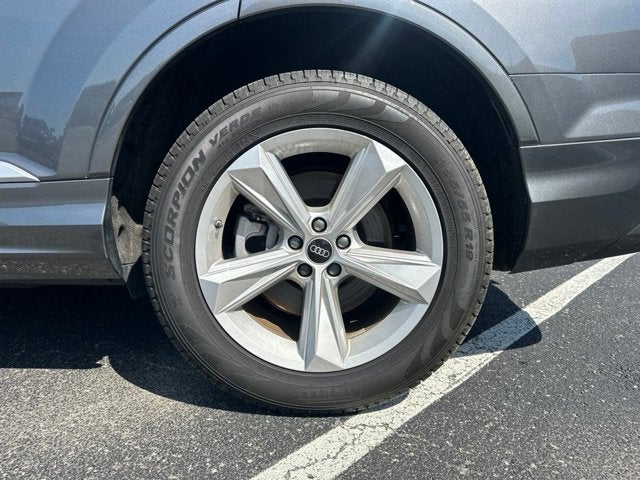 2023 Audi Q7 45 Premium Plus