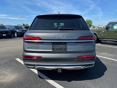 2023 Audi Q7 45 Premium Plus
