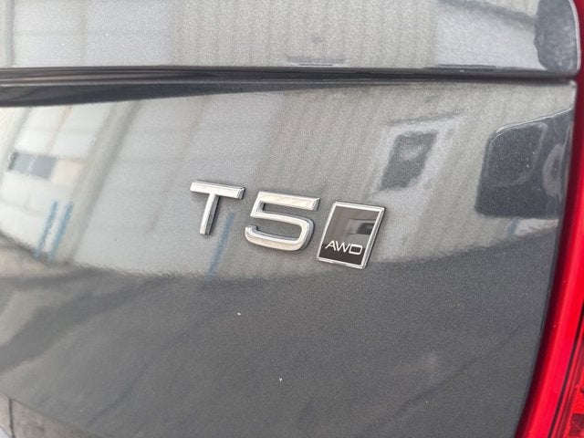 2022 Volvo XC90 T5 Momentum